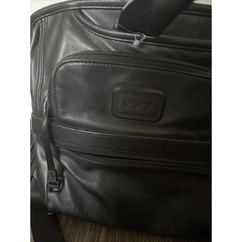 Tumi Alpha 1 T-Pass Leather Laptop Briefcase Style 96516 MINT Travel Work